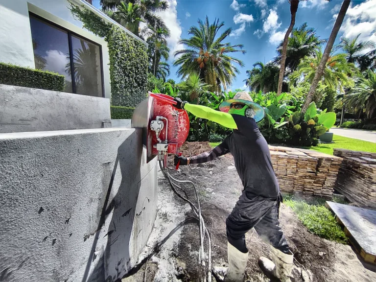 Is it better to cut concrete wet or dry?