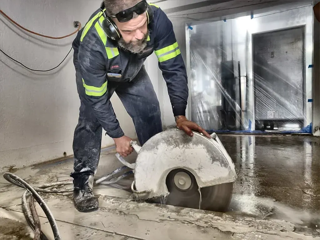 Wall sawing a reinforced concrete wall in Miami