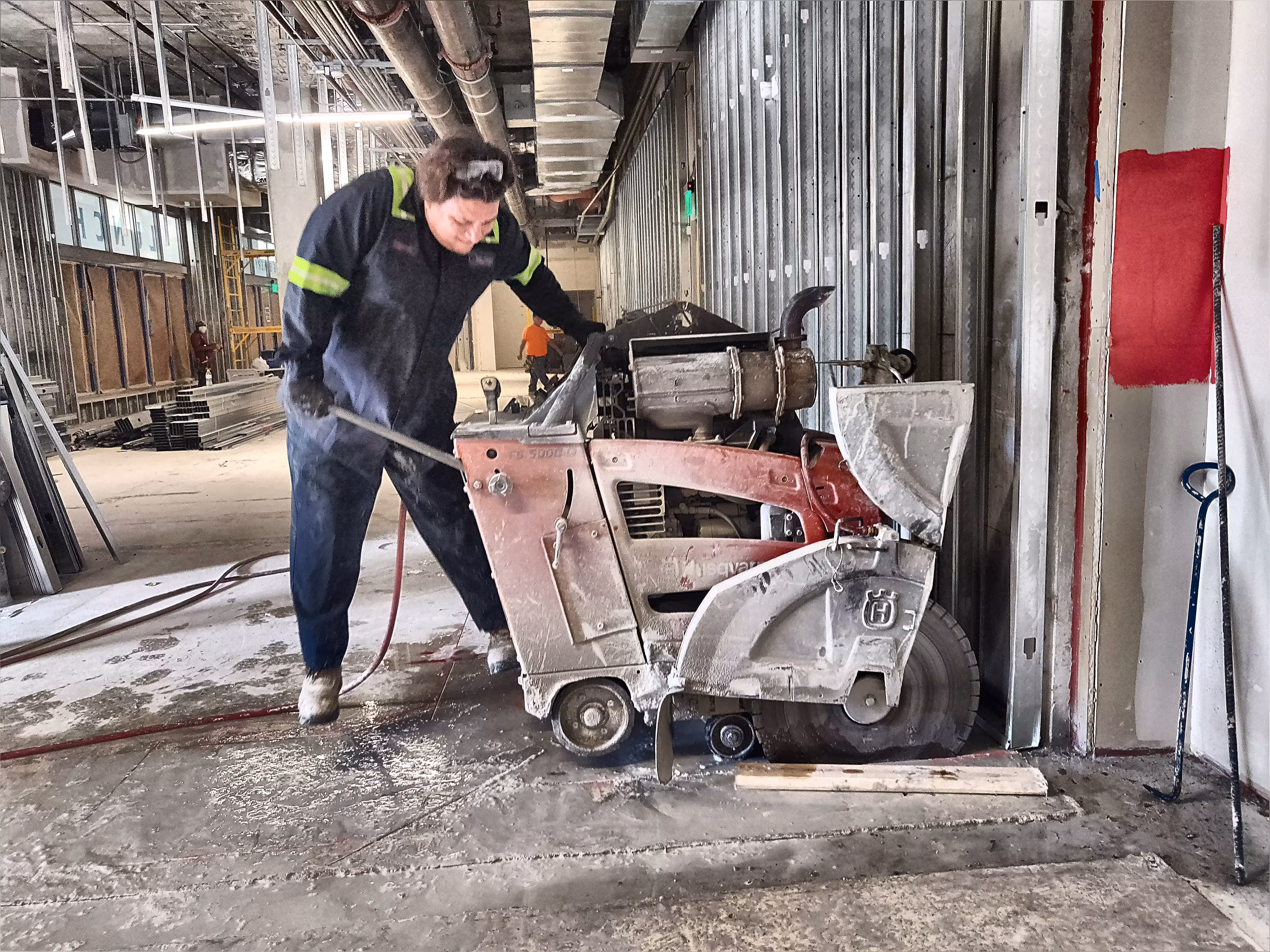 Why Cement Dust in Tight Jobsites Is More Dangerous Than Most Crews Realize
