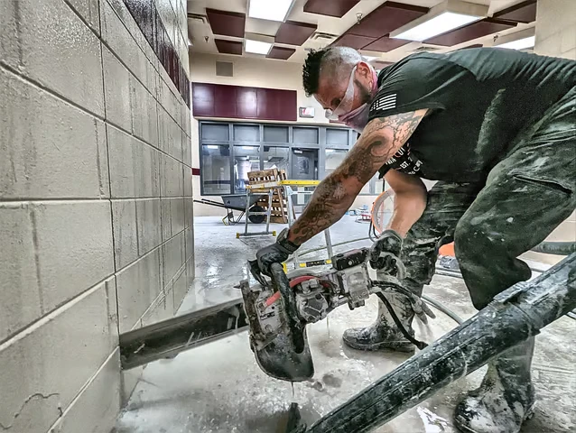 Hydraulic chainsaw revolutionizes concrete cutting with precision and speed becoming essential for construction demolition and maintenance
