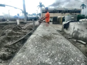 specialized hydraulic cutting for seawall caps, docks, and piles