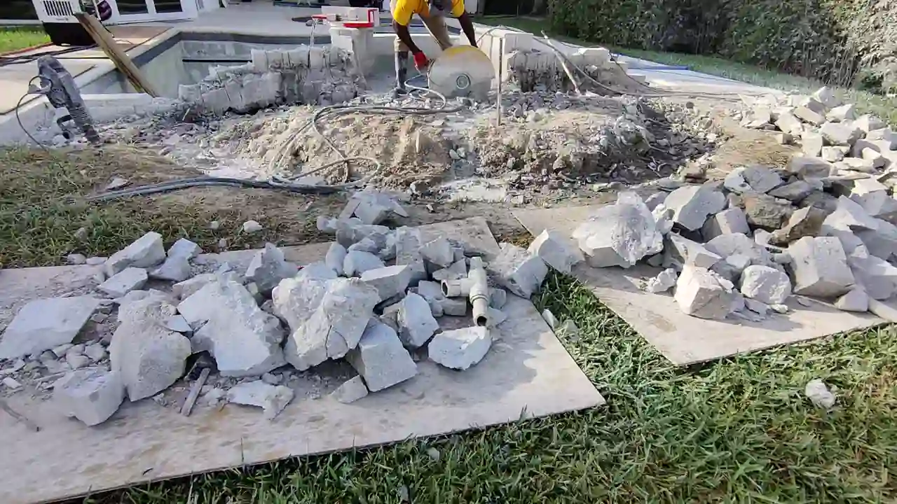 Electric Concrete Chainsaw for Tight Jobs and Square Corners